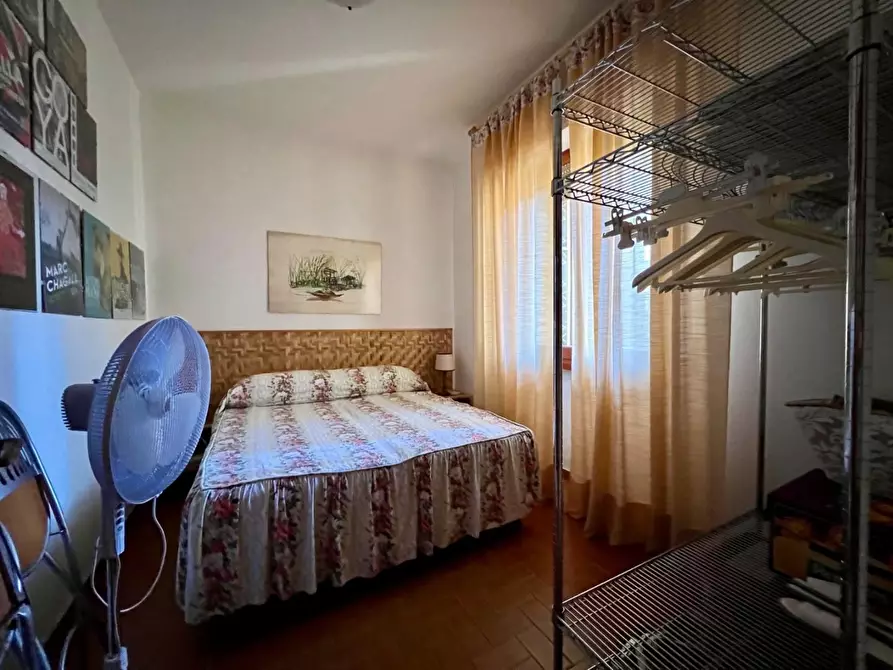 Immagine 11 di Appartamento in vendita  a Massa