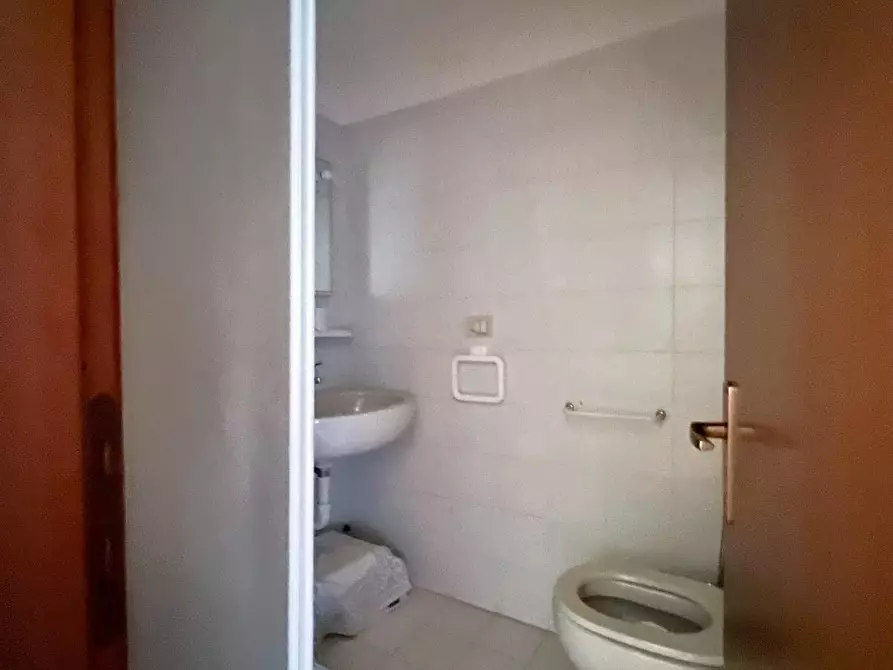 Immagine 18 di Appartamento in vendita  a Massa