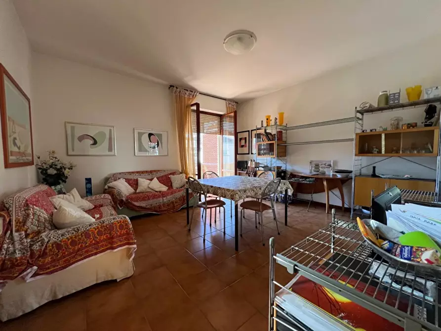 Immagine 5 di Appartamento in vendita  a Massa