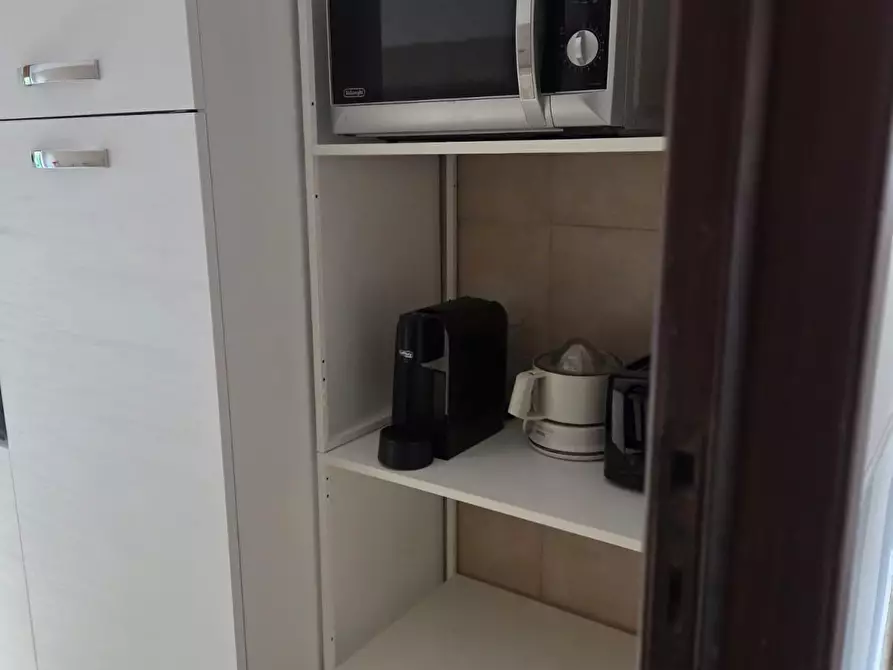 Immagine 2 di Appartamento in vendita  a Carrara