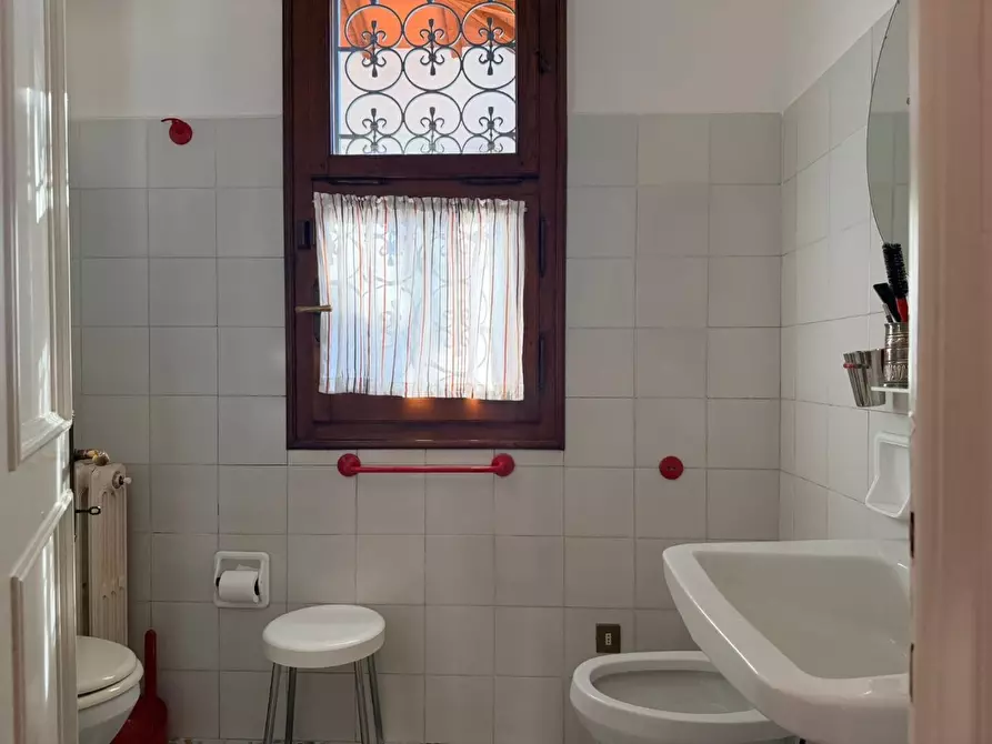 Immagine 26 di Casa bifamiliare in vendita  a Massa