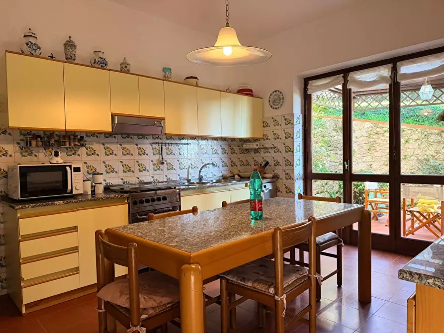 Immagine 17 di Casa bifamiliare in vendita  a Massa