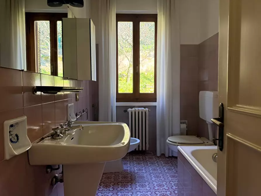 Immagine 22 di Casa bifamiliare in vendita  a Massa