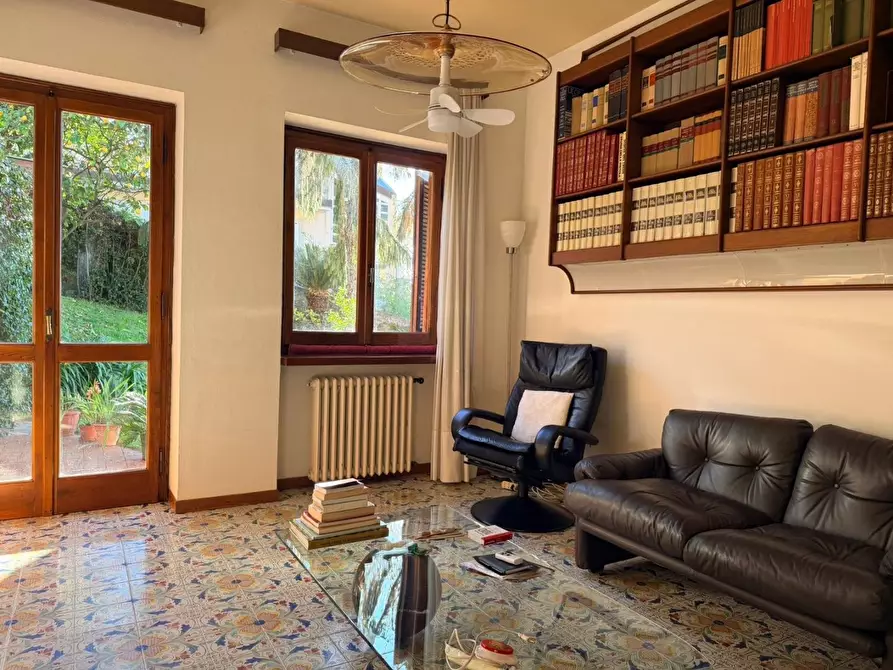 Immagine 12 di Casa bifamiliare in vendita  a Massa