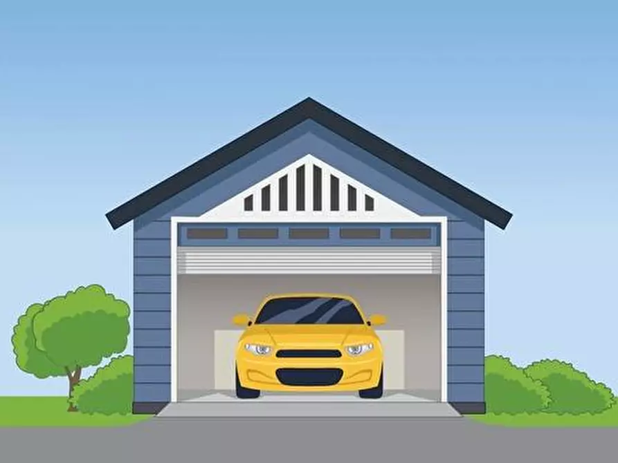 Immagine 1 di Garage in vendita  a Poggibonsi