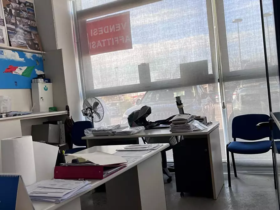 Immagine 3 di Capannone industriale in vendita  a Pontedera