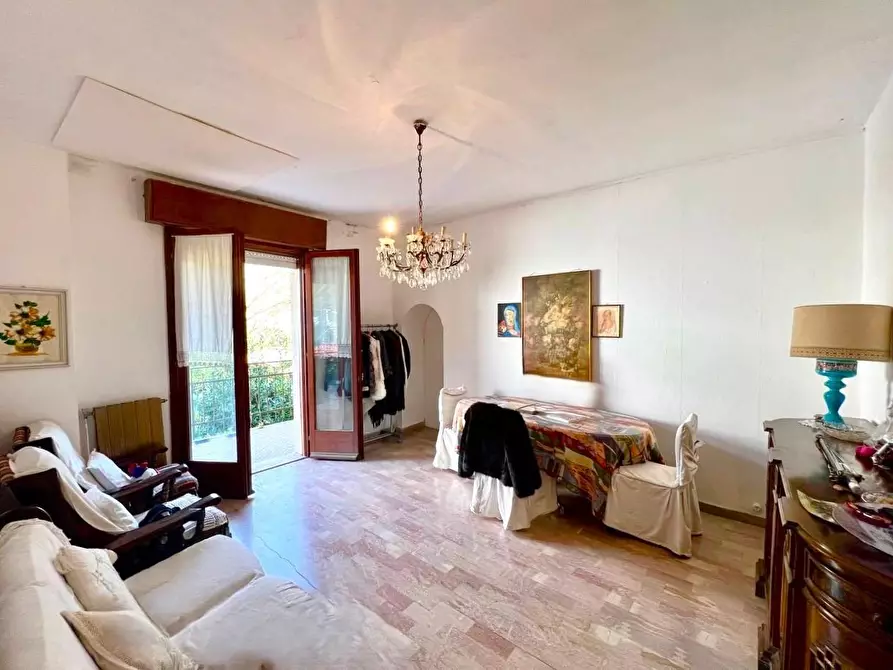 Immagine 1 di Appartamento in vendita  a Pietrasanta