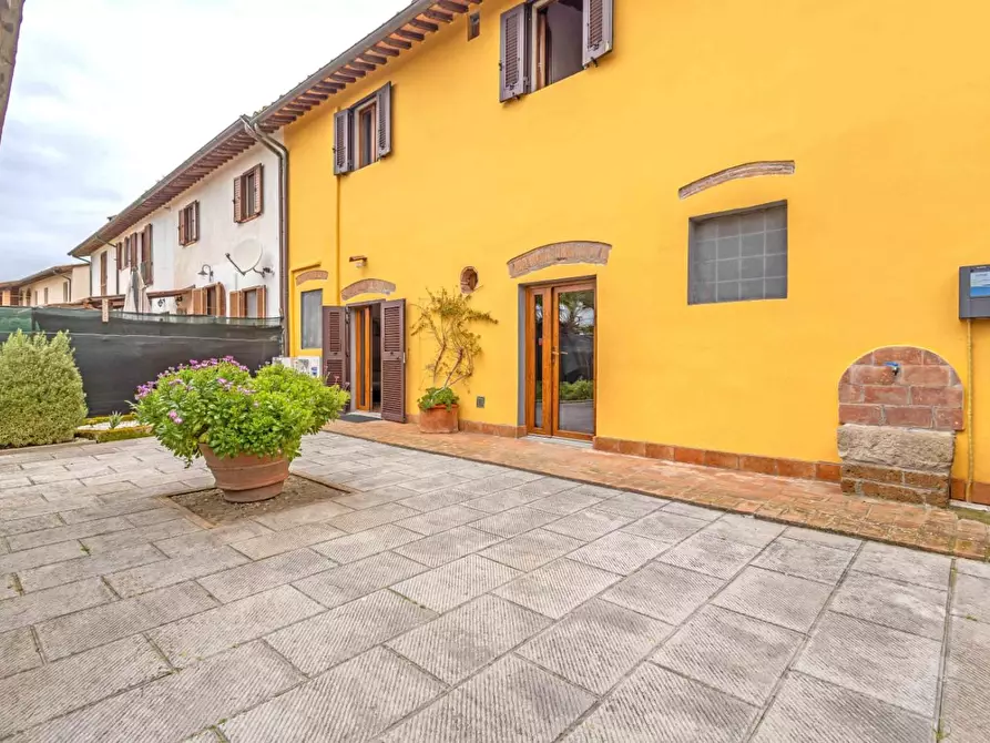 Immagine 3 di Porzione di casa in vendita  a Cascina