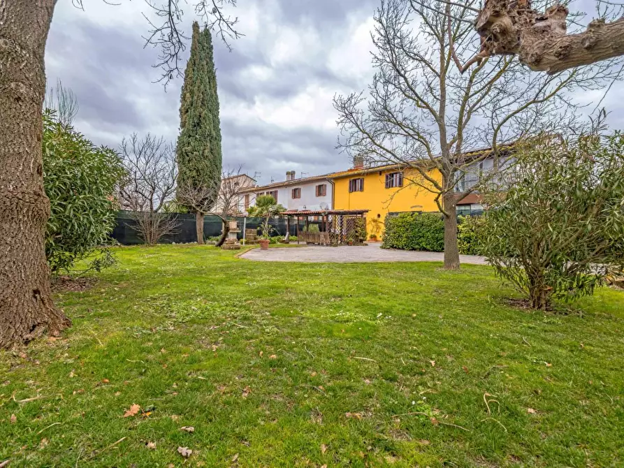 Immagine 1 di Porzione di casa in vendita  a Cascina