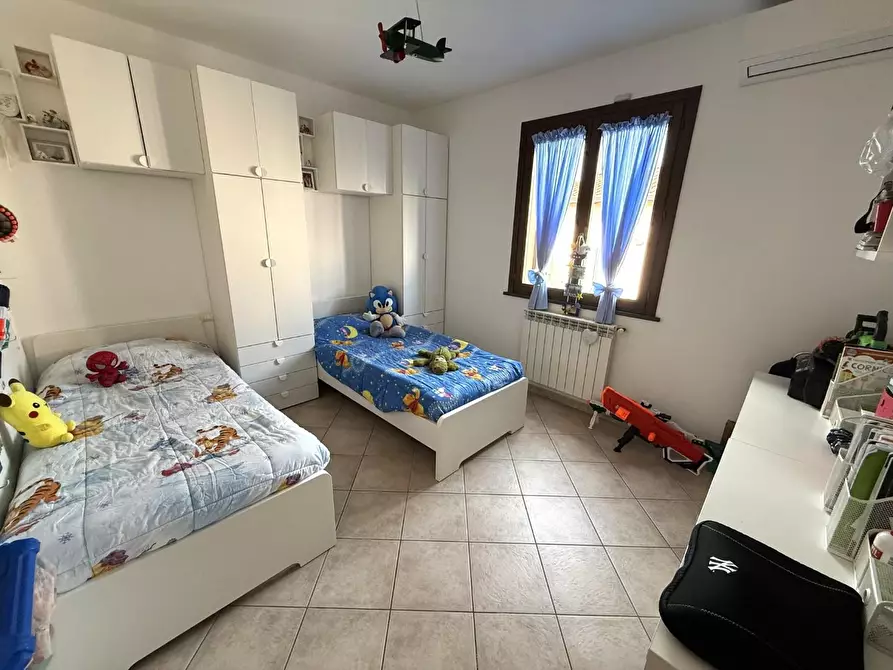 Immagine 28 di Villetta a schiera in vendita  a Cascina