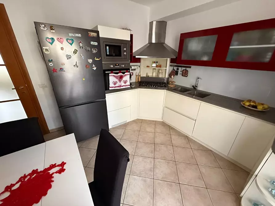 Immagine 9 di Villetta a schiera in vendita  a Cascina