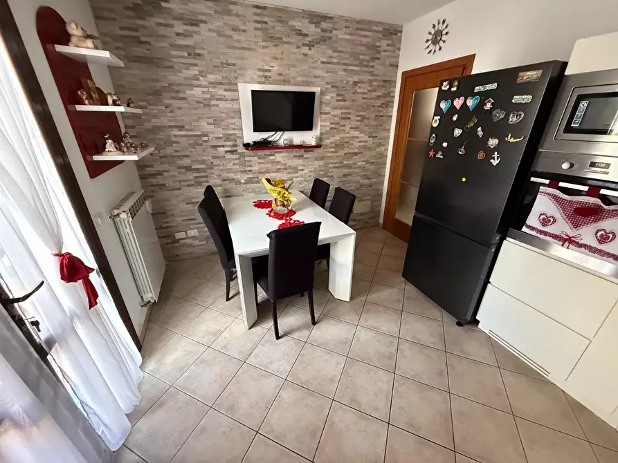 Immagine 7 di Villetta a schiera in vendita  a Cascina