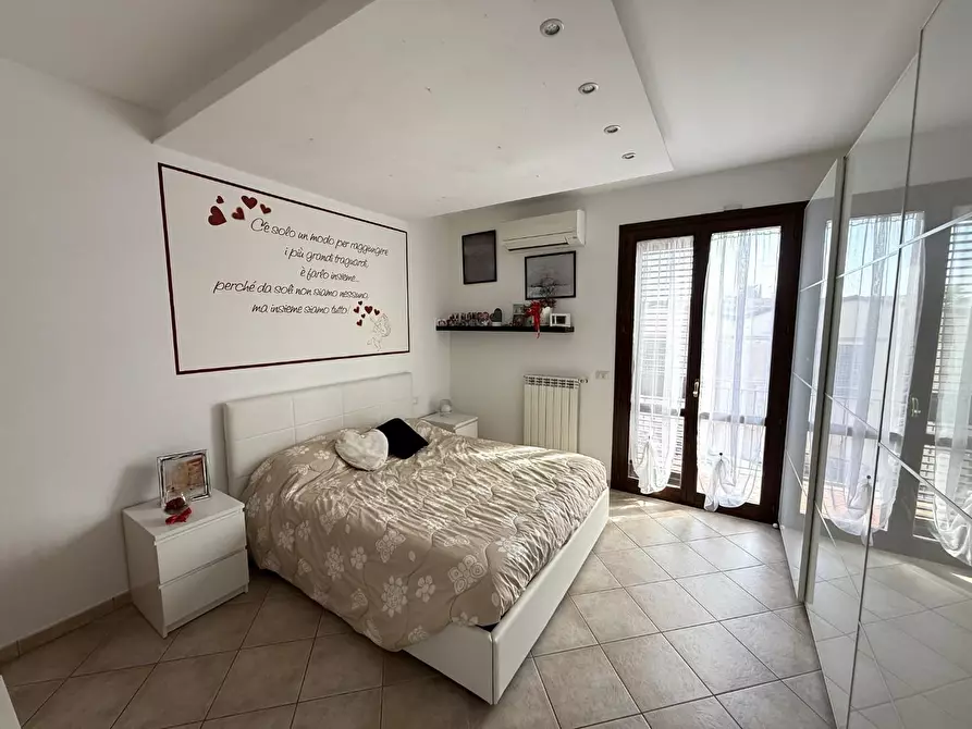 Immagine 23 di Villetta a schiera in vendita  a Cascina