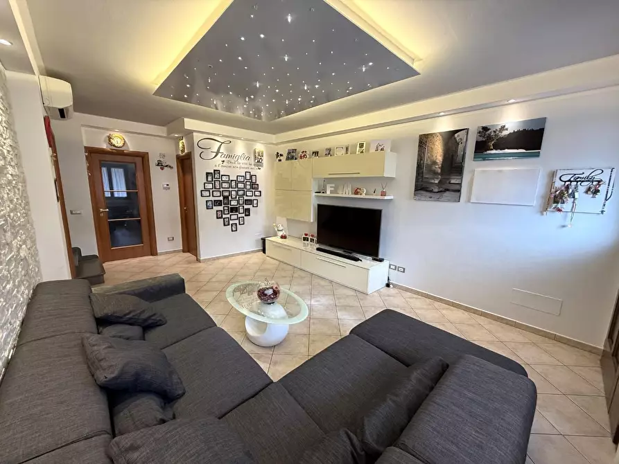 Immagine 2 di Villetta a schiera in vendita  a Cascina