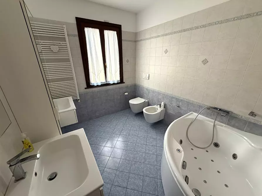 Immagine 33 di Villetta a schiera in vendita  a Cascina