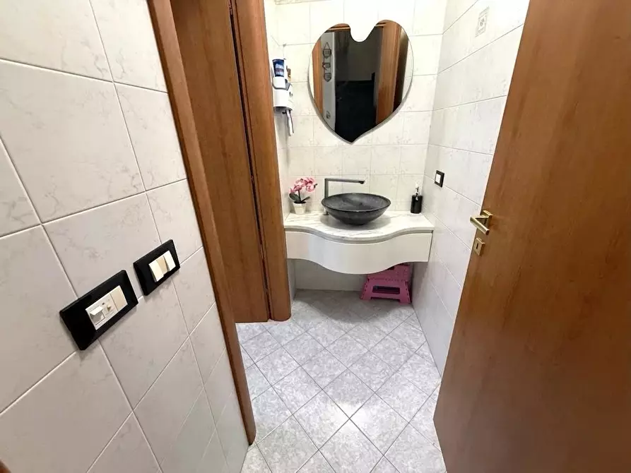 Immagine 14 di Villetta a schiera in vendita  a Cascina