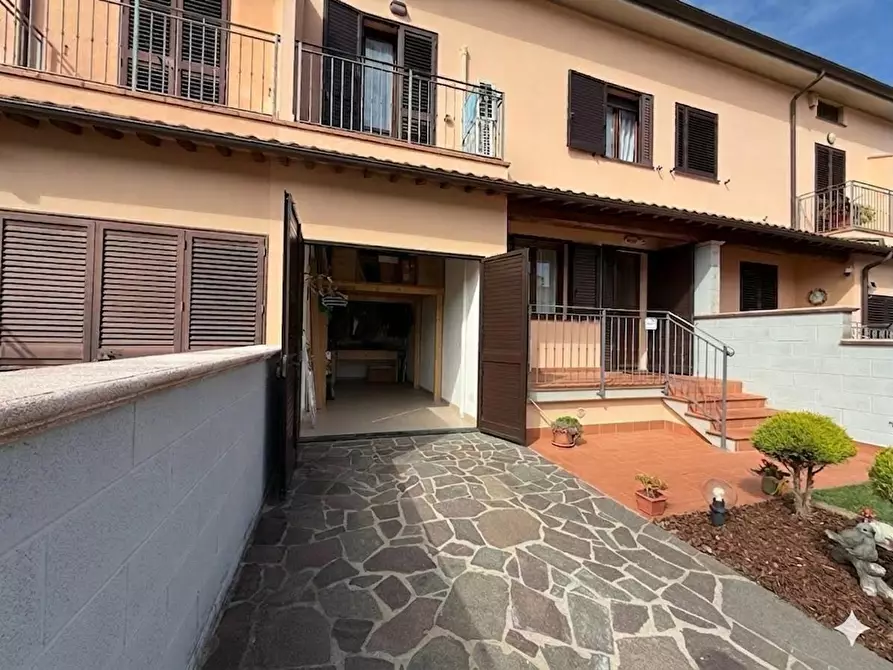 Immagine 39 di Villetta a schiera in vendita  a Cascina