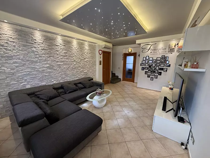 Immagine 3 di Villetta a schiera in vendita  a Cascina