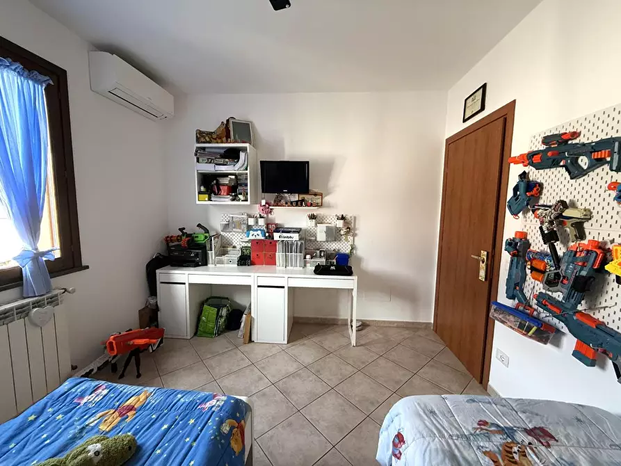 Immagine 29 di Villetta a schiera in vendita  a Cascina