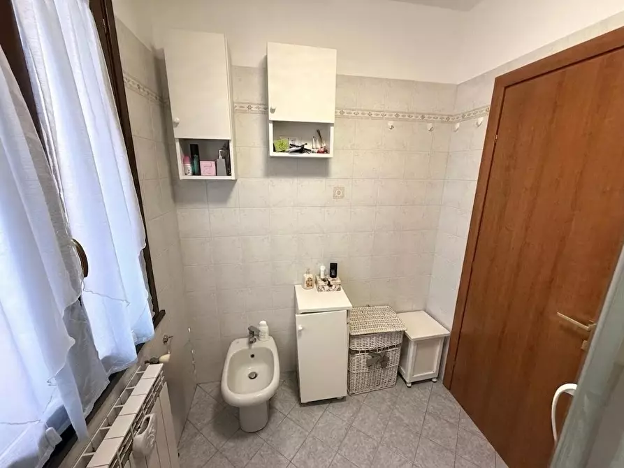 Immagine 16 di Villetta a schiera in vendita  a Cascina