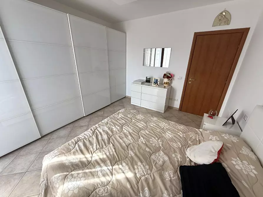 Immagine 21 di Villetta a schiera in vendita  a Cascina