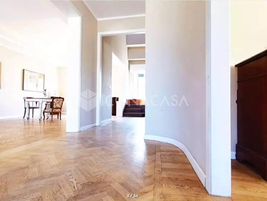 Immagine 3 di Villa in vendita  a Pontedera