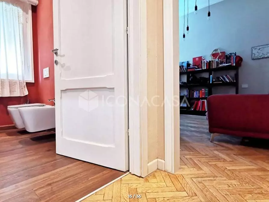 Immagine 14 di Villa in vendita  a Pontedera