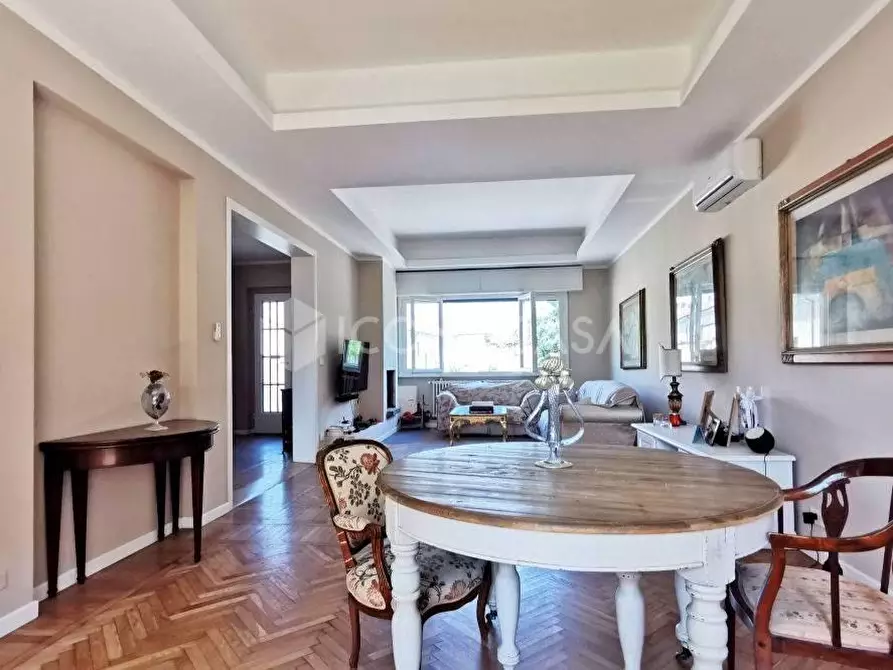 Immagine 7 di Villa in vendita  a Pontedera