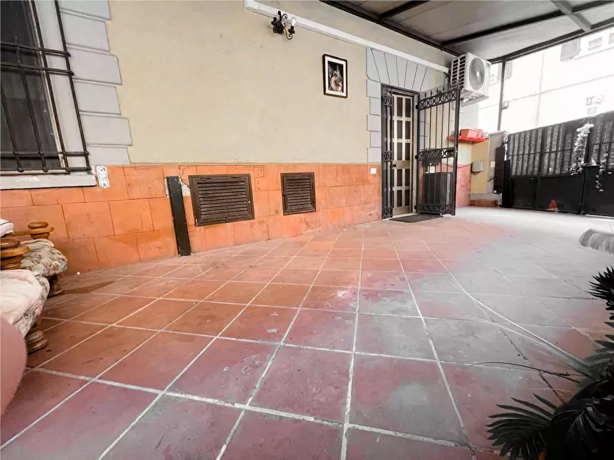 Immagine 2 di Porzione di casa in vendita  a Carrara