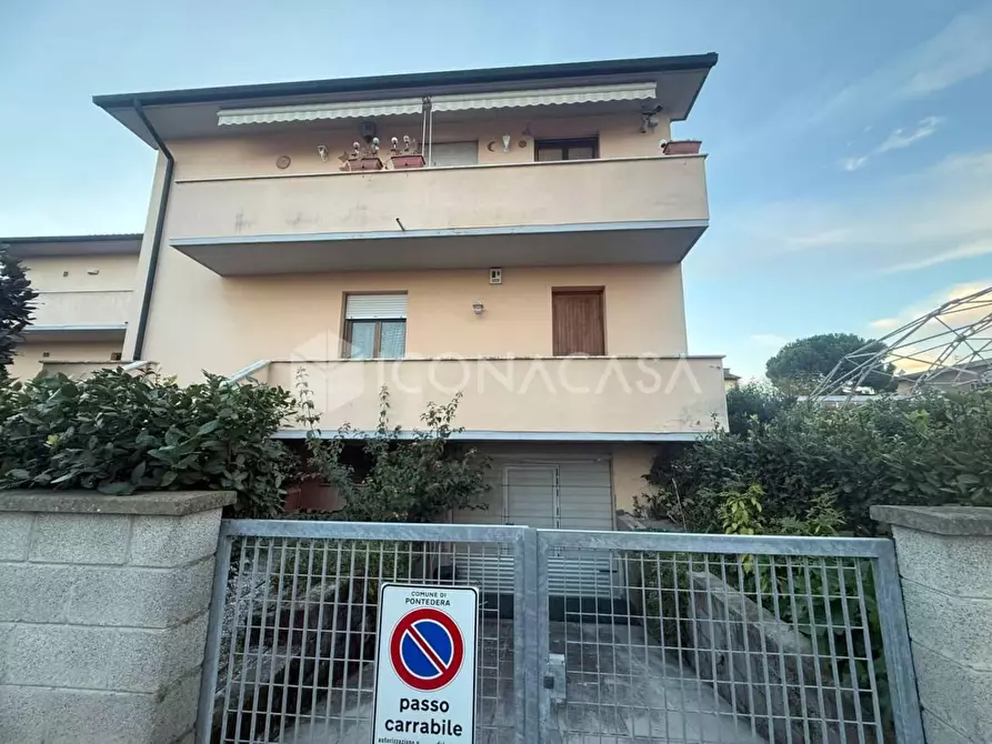 Immagine 19 di Appartamento in vendita  a Pontedera