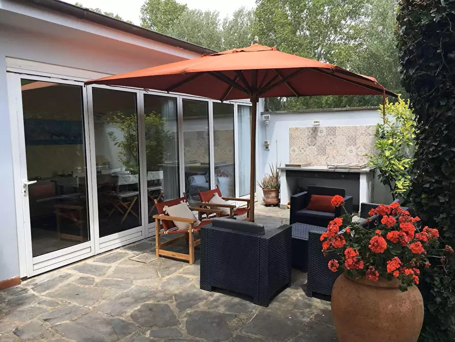 Immagine 27 di Villa in vendita  a Pietrasanta