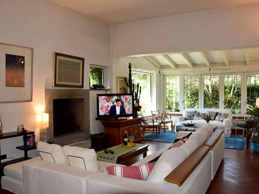 Immagine 6 di Villa in vendita  a Pietrasanta