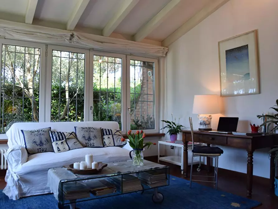 Immagine 5 di Villa in vendita  a Pietrasanta