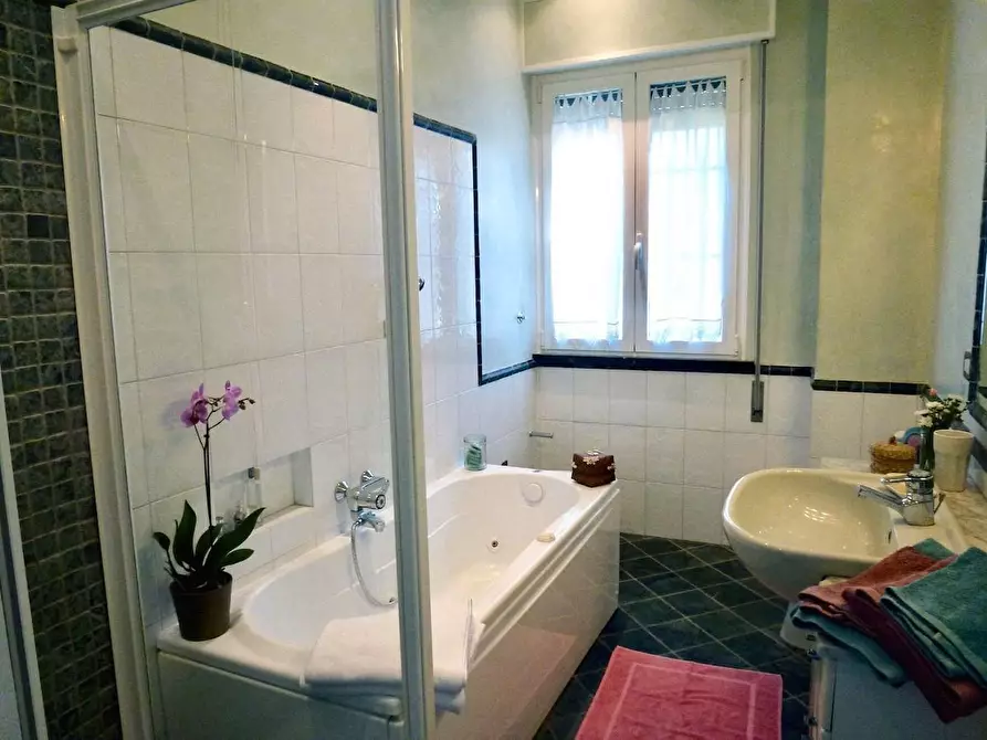 Immagine 21 di Villa in vendita  a Pietrasanta