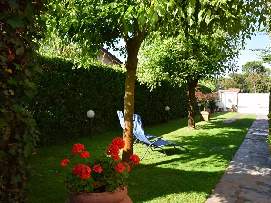 Immagine 26 di Villa in vendita  a Pietrasanta