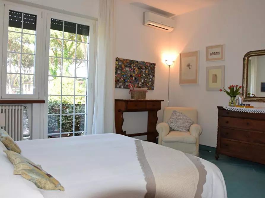 Immagine 19 di Villa in vendita  a Pietrasanta