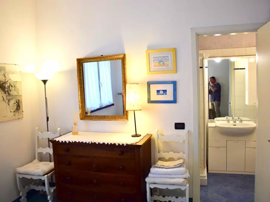 Immagine 15 di Villa in vendita  a Pietrasanta