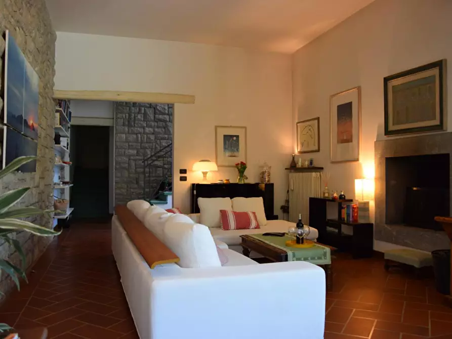 Immagine 8 di Villa in vendita  a Pietrasanta
