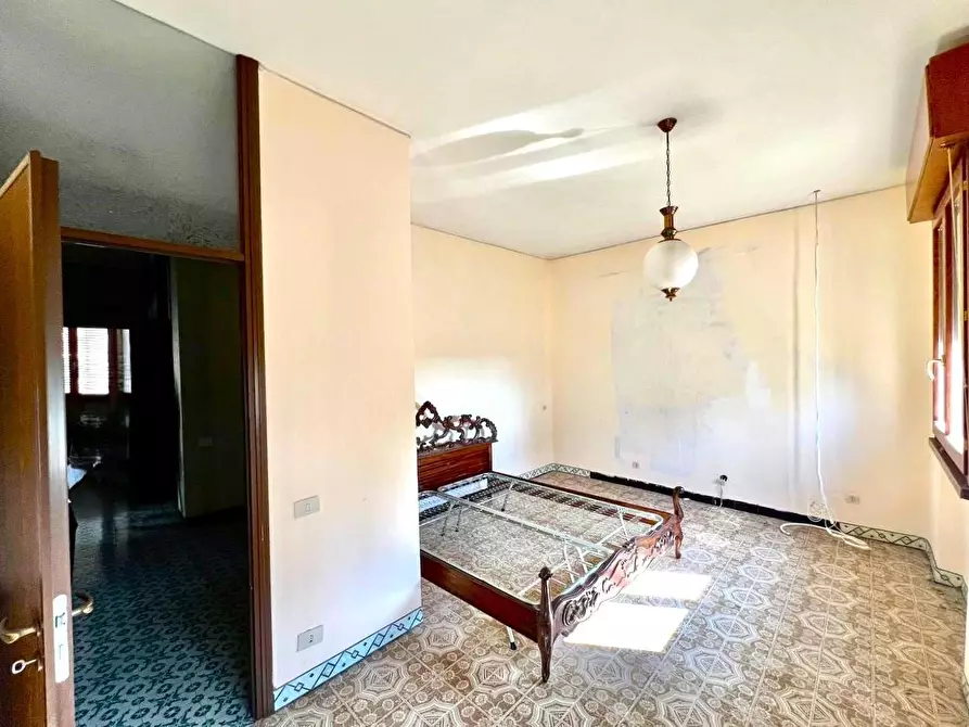 Immagine 11 di Villa in vendita  a Pietrasanta