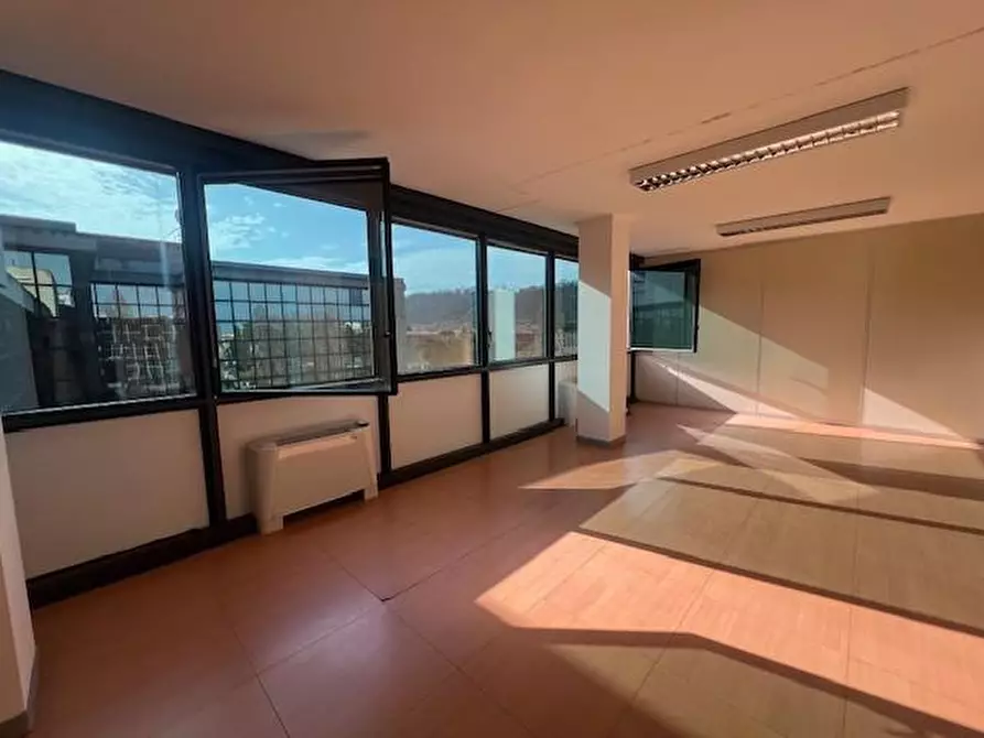 Immagine 3 di Ufficio in vendita  a Poggibonsi