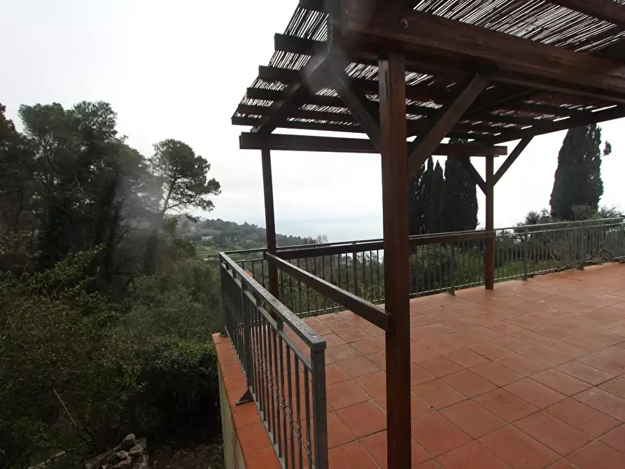 Immagine 14 di Casa indipendente in vendita  a Lerici