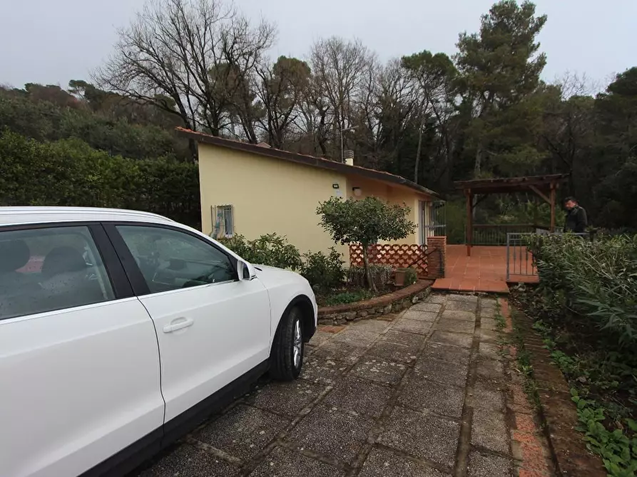 Immagine 8 di Casa indipendente in vendita  a Lerici