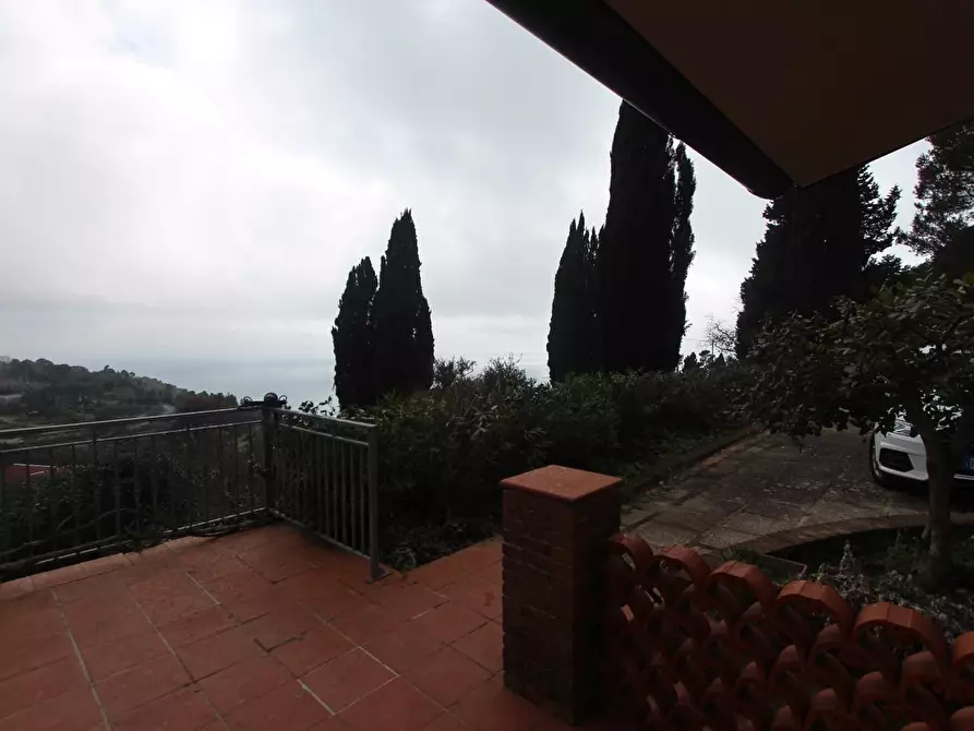 Immagine 4 di Casa indipendente in vendita  a Lerici