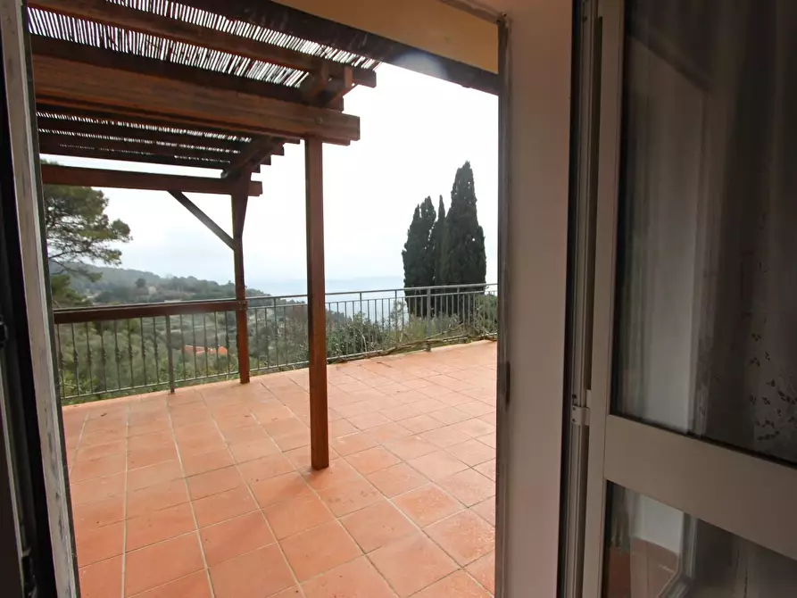 Immagine 3 di Casa indipendente in vendita  a Lerici