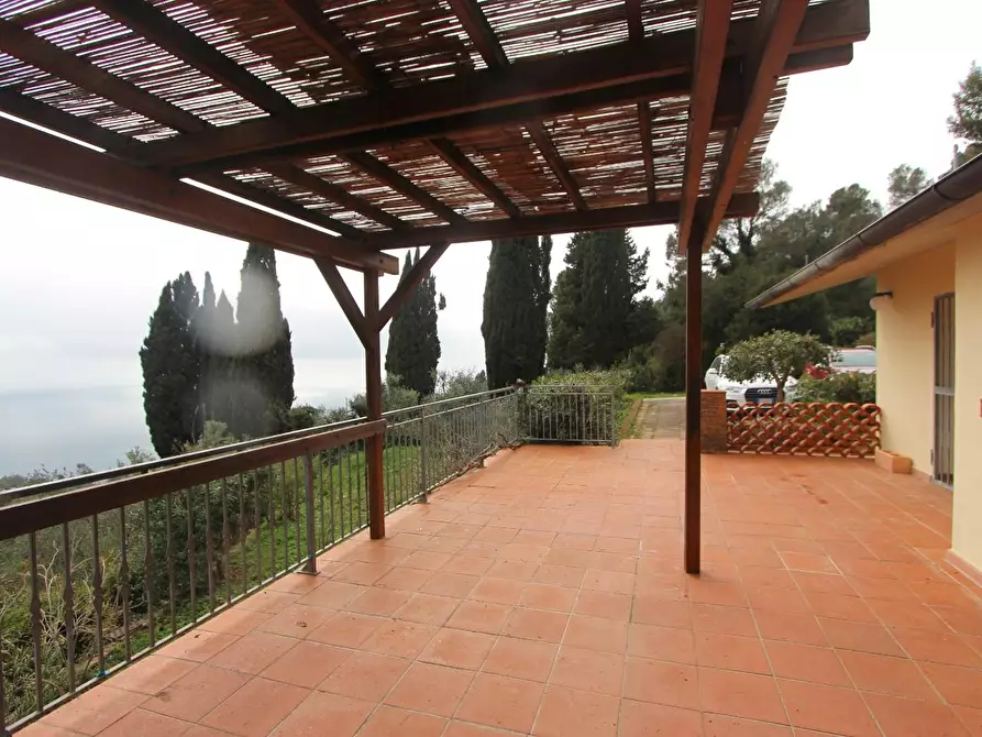 Immagine 1 di Casa indipendente in vendita  a Lerici