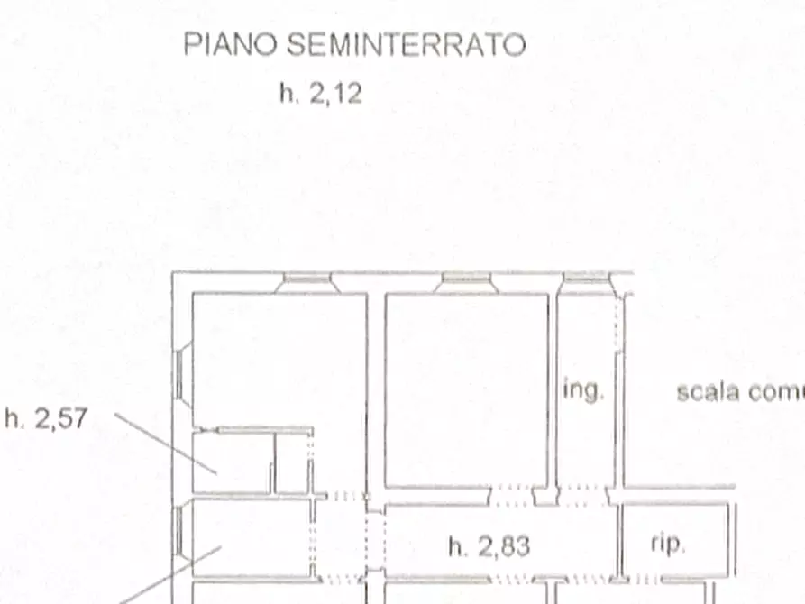 Immagine 23 di Appartamento in vendita  a Lucca