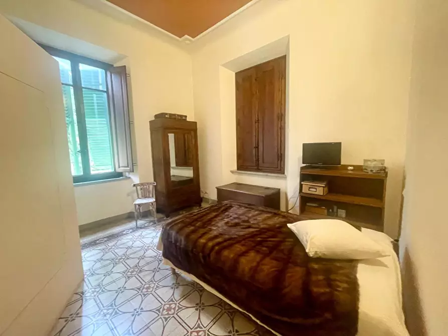 Immagine 14 di Appartamento in vendita  a Lucca