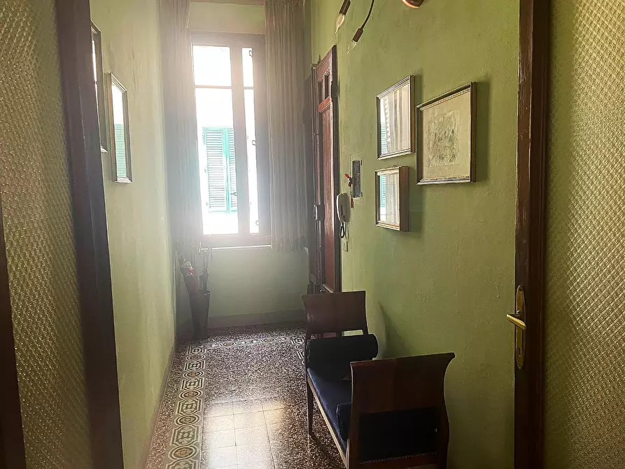 Immagine 3 di Appartamento in vendita  a Lucca