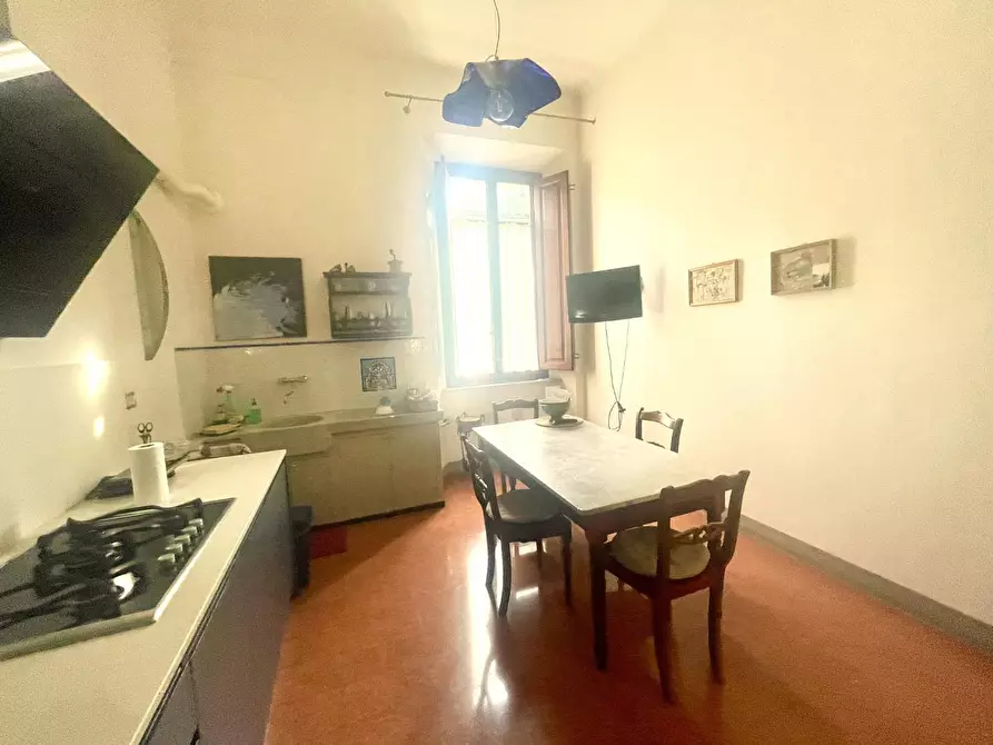 Immagine 6 di Appartamento in vendita  a Lucca