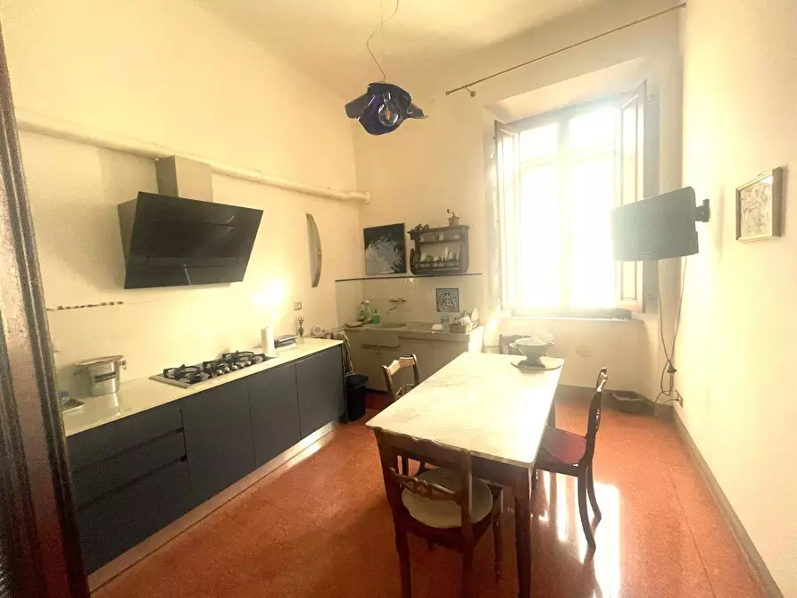 Immagine 10 di Appartamento in vendita  a Lucca